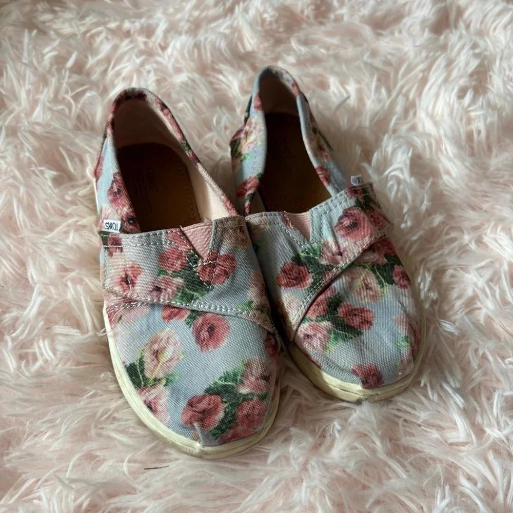 Tom’s Floral Slip-On Shoes Sz 11 Pink Kids Shoes